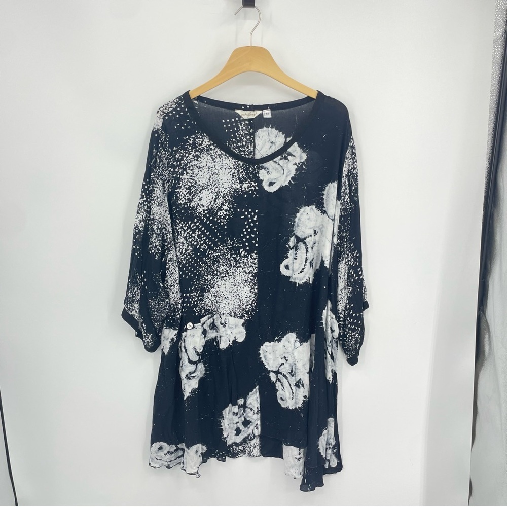 Lyng black white Boho‎ top Sz 3X Lagenlook artsy tunic